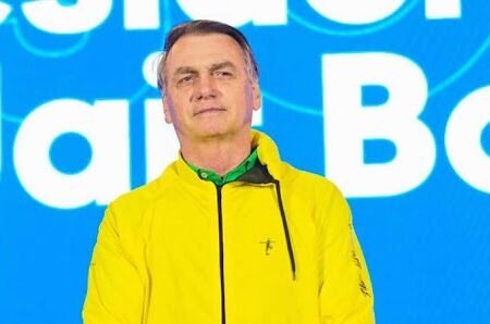 Defesa de Bolsonaro parte pra cima do STF e exige fim da prisão domiciliar