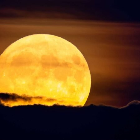 Maior Superlua de 2025 ilumina o céu esta semana