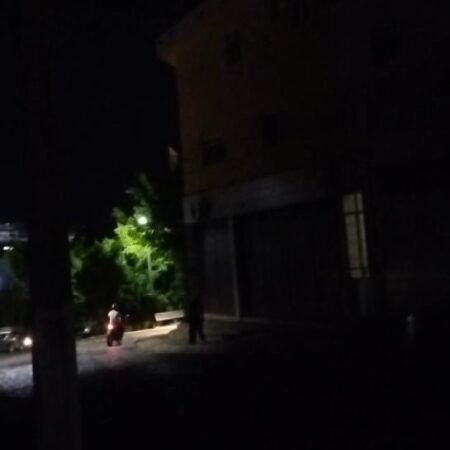 Moradora de Serra Talhada aguarda iluminação pública há seis meses