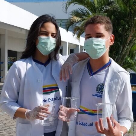 Alunos de Carnaíba desenvolvem pastilha que detecta coliformes fecais