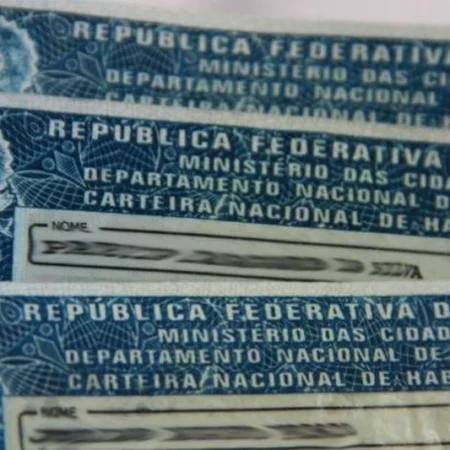 CNH sem autoescolas: Contran aprova por unanimidade e aulas para habilitação em autoescolas deixam de ser obrigatórias