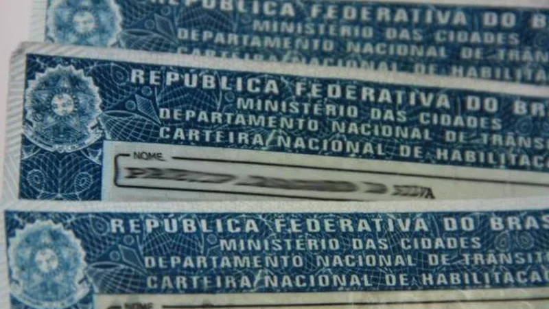 CNH sem autoescolas: Contran aprova por unanimidade e aulas para habilitação em autoescolas deixam de ser obrigatórias