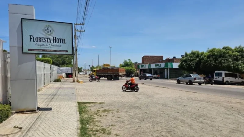 Empresa paralisa serviço de requalificação de semáforos em Floresta, PE