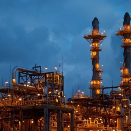 Refinaria Abreu e Lima carrega histórico de corrupção que levou a fiscalização rigorosa para construção do Trem 2