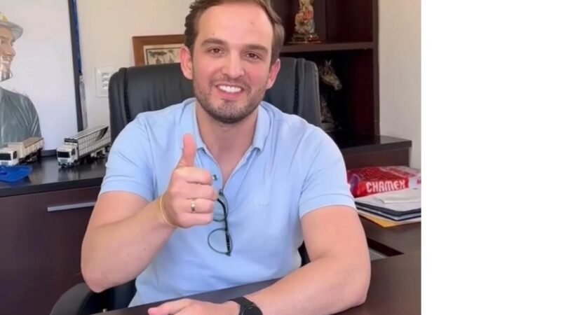 Victor Coelho anuncia 13º e salário de dezembro antes do Natal; mais de R$ 15 milhões vão circular na cidade