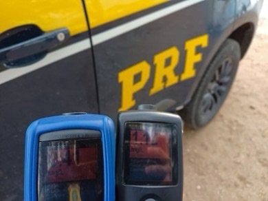 PRF flagra dois condutores sob efeito de álcool na BR-232, em Arcoverde