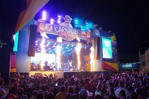 Raphaela Santos, Maestro Forró, Pagoguetho e Rodriguinho animam 3ª noite do Carnaval de Salgueiro