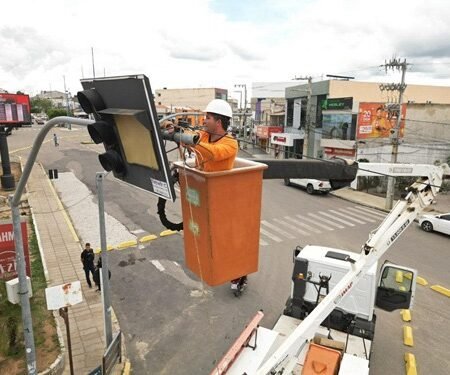 DTTRANS define nova configuração no trânsito da Bomba com retirada de semáforos e implantação de rotatória