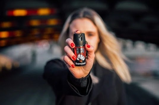 Câmara aprova posse e porte de spray de pimenta para mulheres a partir dos 16 anos de idade