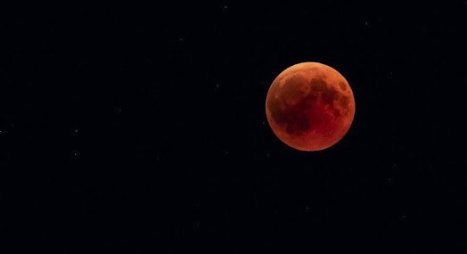 Primeiro eclipse lunar de 2026 acontece nesta terça (3); veja como assistir