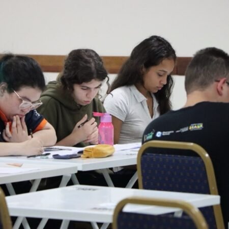 150 estudantes disputam vaga para as olimpíadas internacionais de astronomia e astrofísica