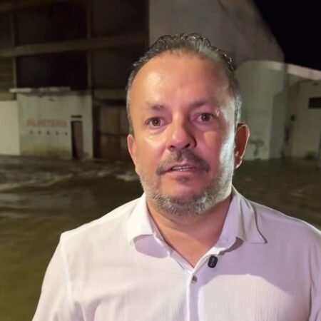 Prefeito de Salgueiro mobiliza equipes para vistoriar locais mais afetados pelas chuvas desta quarta-feira