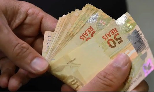 Brasileiros têm mais de R$ 10 bilhões esquecidos em bancos; veja como consultar e sacar