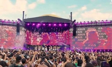 Marcha para Jesus reúne milhares de fiéis no centro do Rio