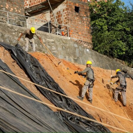 No Recife, Governo de Pernambuco investe mais de R$ 16,7 milhões em obras de contenção de encostas para proteger 1,5 mil moradores de Coqueiral