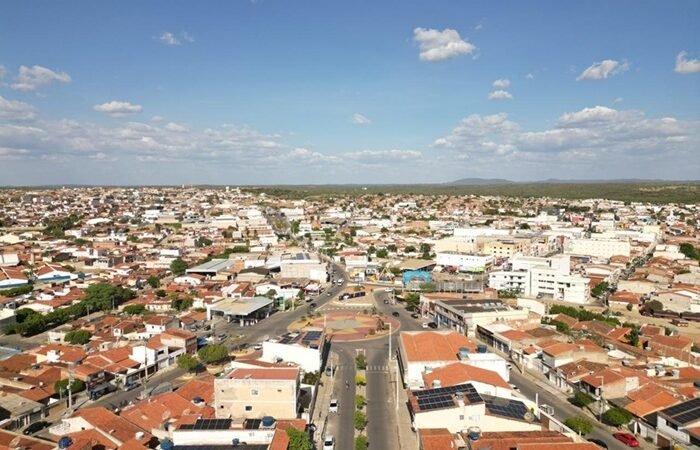 Confira o que abre e o que fecha nesta sexta-feira, ponto facultativo do Dia do Servidor, e na segunda-feira, Dia de Finados