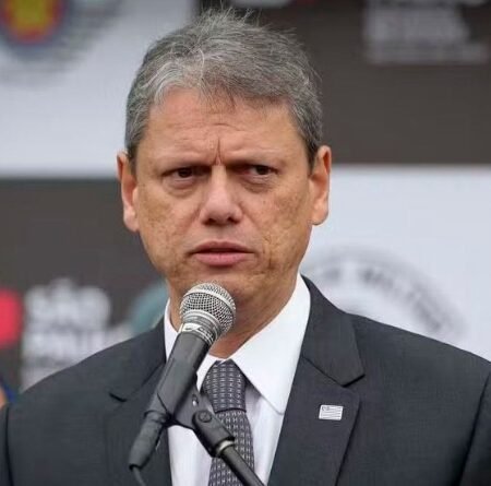 Tarcísio reconhece vitória de Lula e defende união da oposição para fiscalizar governo